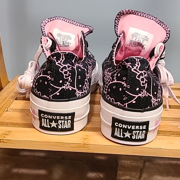 Hello Kitty Converse Allstars - Picture 10 of 14